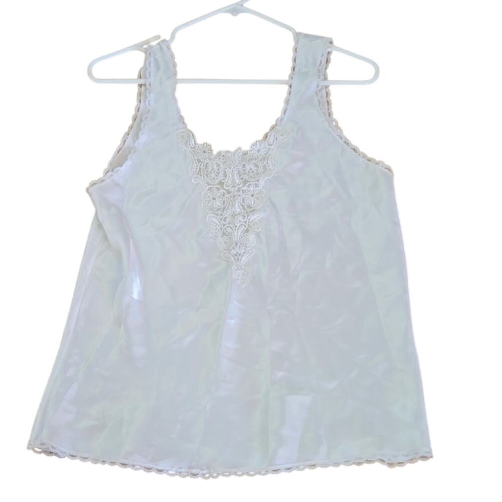 Gilligan O'mally women's White satin and lace camisole size Large